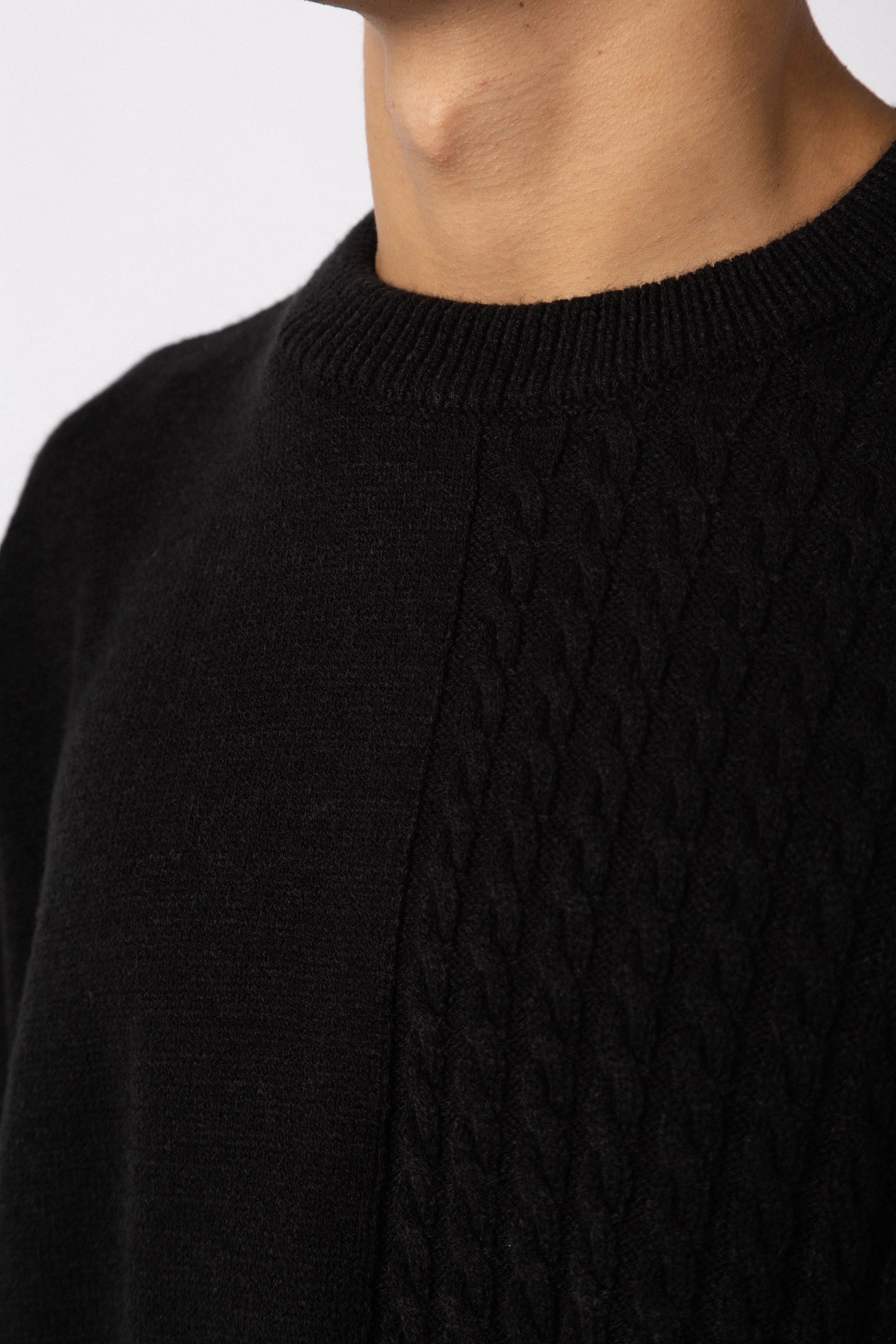 Sweater Varn Negro - Image 3